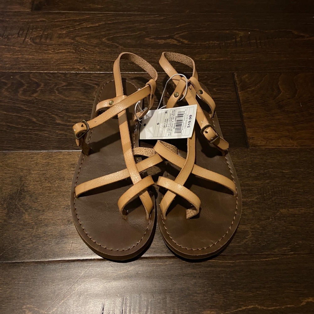 Universal Thread sandals, size 6